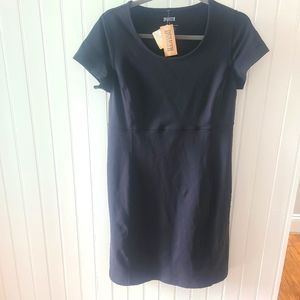Duluth Trading Co wome.s stretch black dress